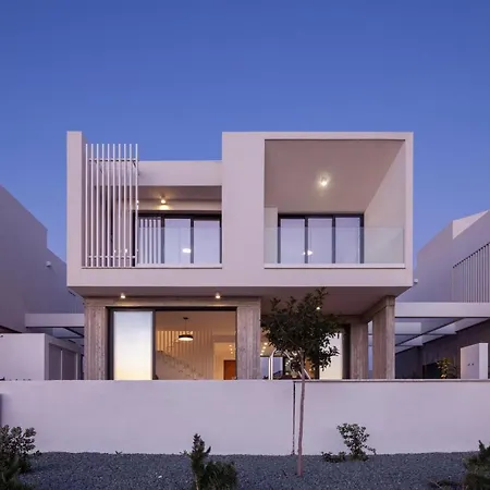 Villa Avalon 1 9 *