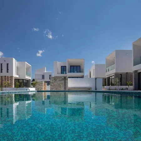Villa Avalon 1 9 *